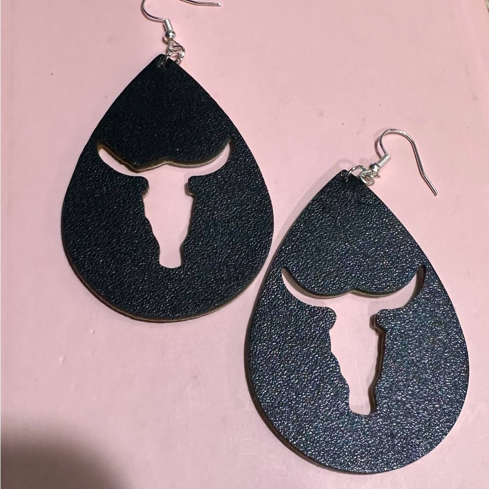 Leather Bull Horn Earrings. 🐂